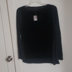 Long black women's shirt. New with tags size xs.